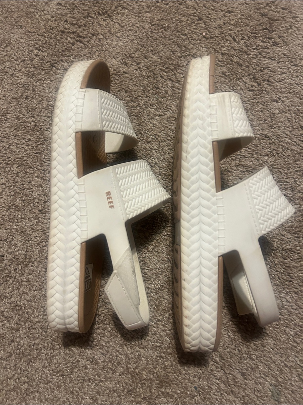 REEF Sandals - Picture 2 of 4